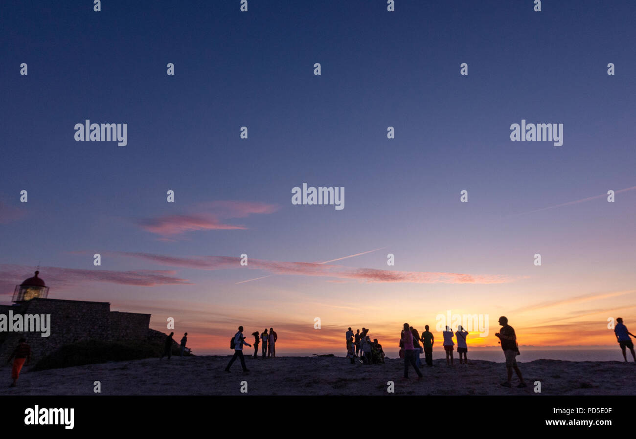 Foule De Touristes Rassemblement Pour Le Coucher Du Soleil à