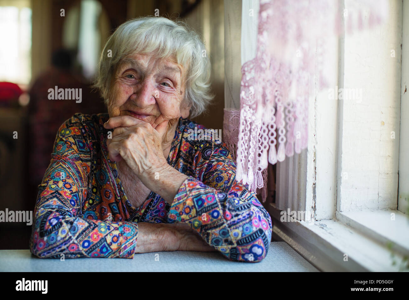 Portrait d'une femme âgée, close-up, de 80 à 90 ans. Banque D'Images