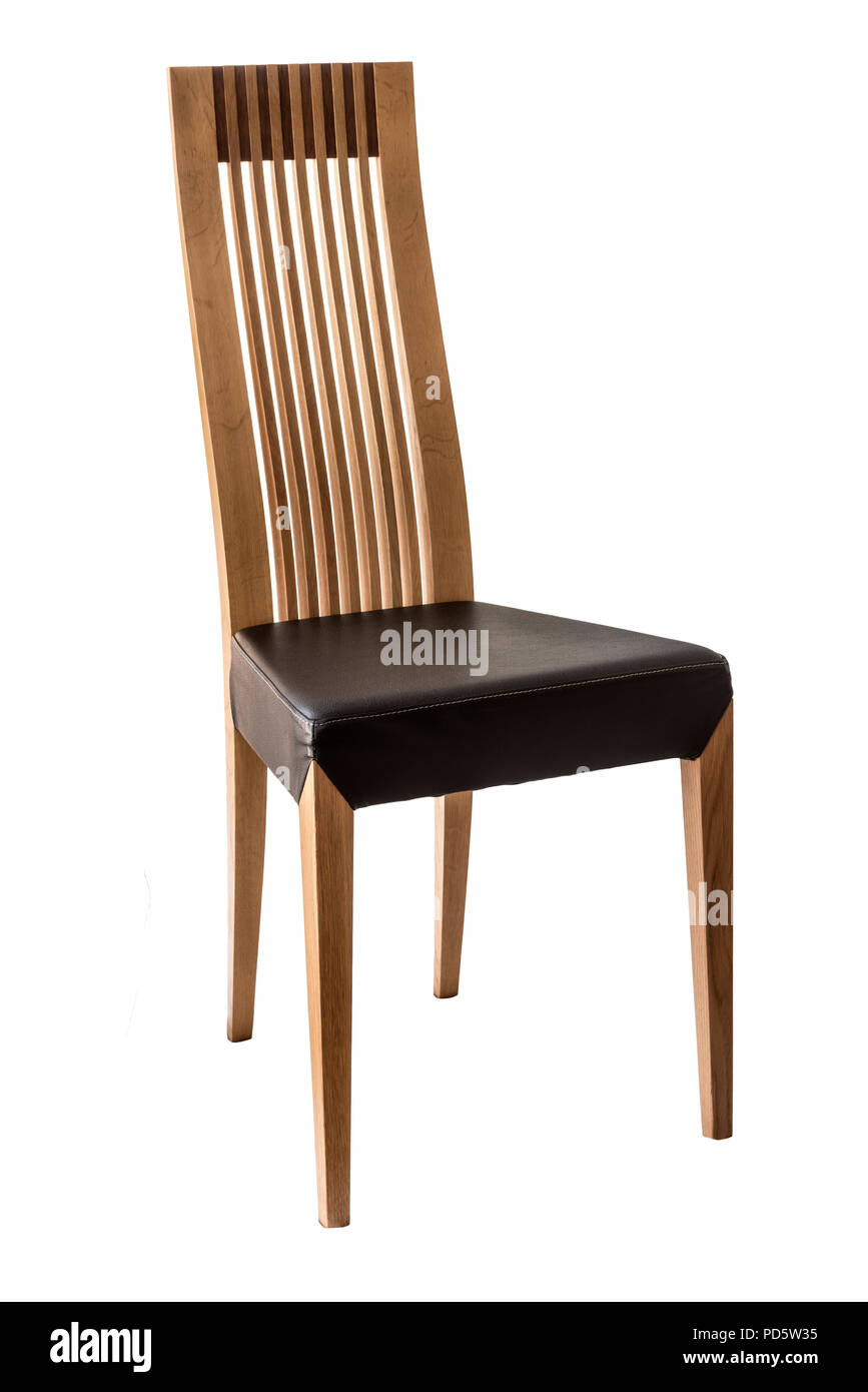 Salle à manger moderne dossier haut chaise avec siège en cuir, isolé sur blanc. Banque D'Images