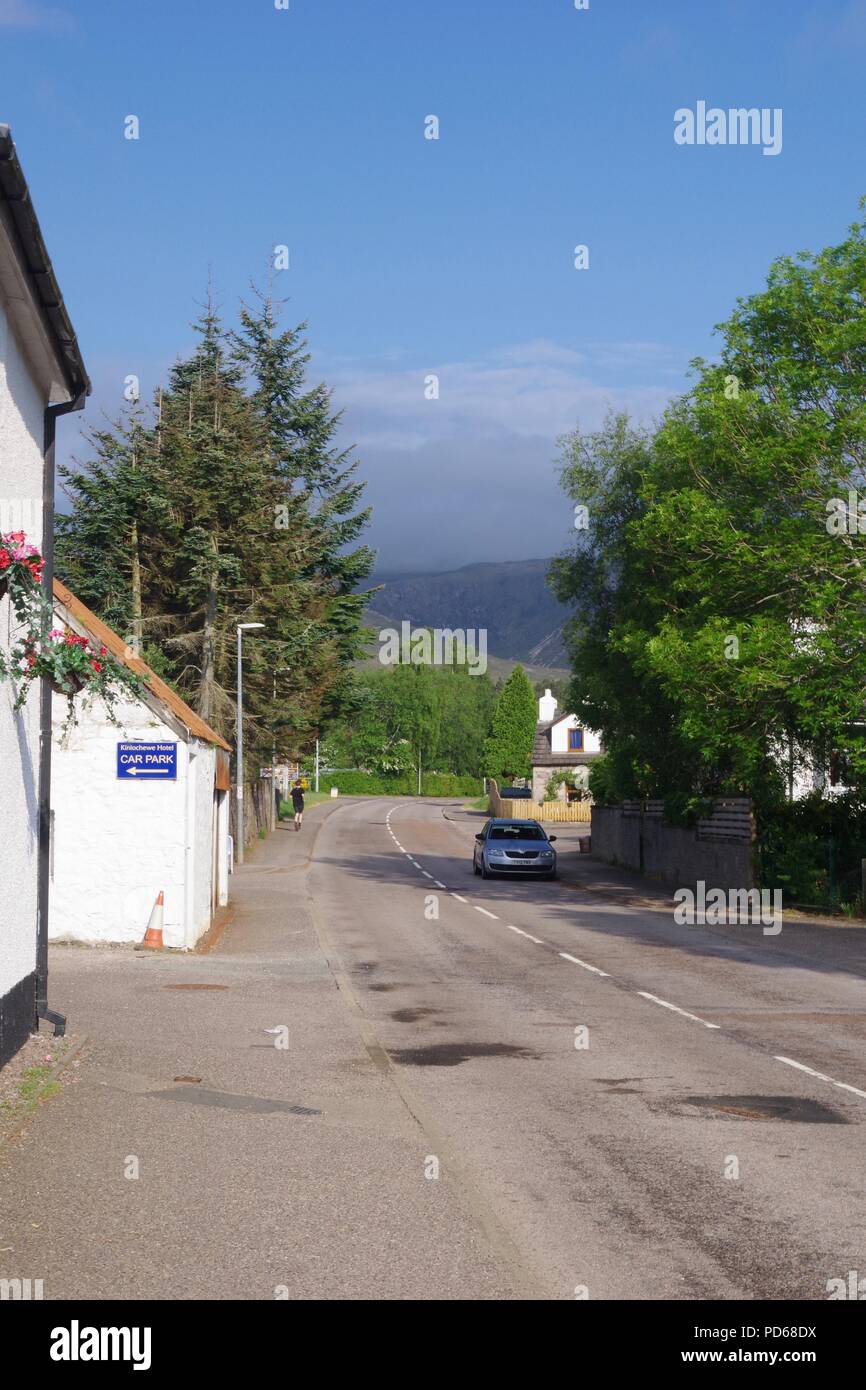 Hôtel Kinlochewe sur une belle journée d'été. Wester Ross, Scotland, UK. Banque D'Images