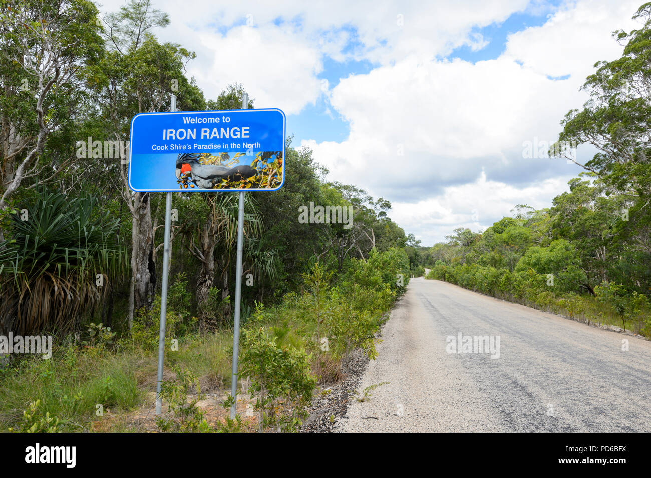 Bienvenue à Iron Range roadsign, Cape York Peninsula, Far North Queensland, Queensland, Australie, FNQ Banque D'Images