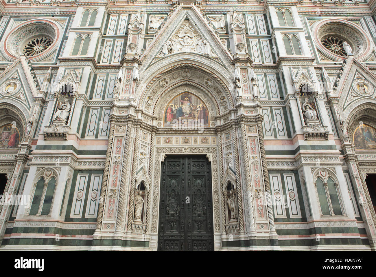 Façade principale de la cathédrale de Florence (Duomo di Firenze) à Florence, Toscane, Italie. Banque D'Images