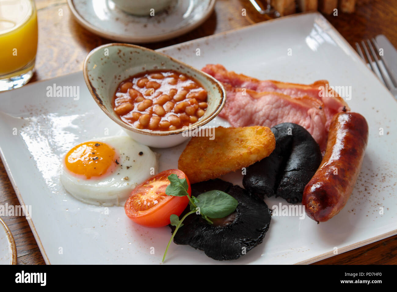 Petit-déjeuner anglais complet chaud traditionnel Banque D'Images