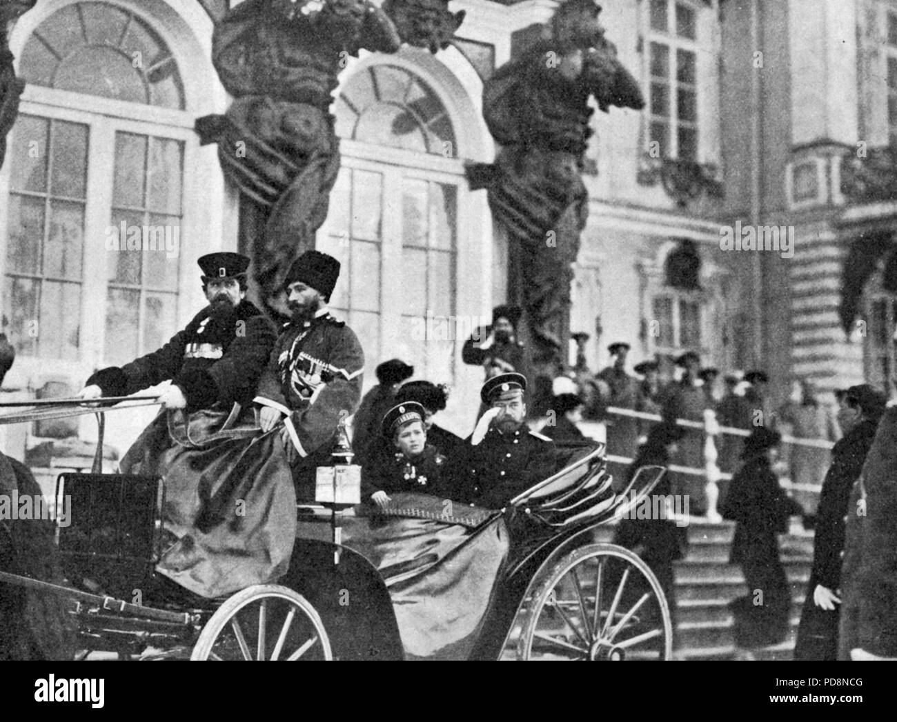 Le Tsar Nicolas II de Russie. 1868-1918. Le dernier empereur de Russie. En photo avec son fils Tsarevich Alexei Nikolaevitch, 1904-1918. Banque D'Images