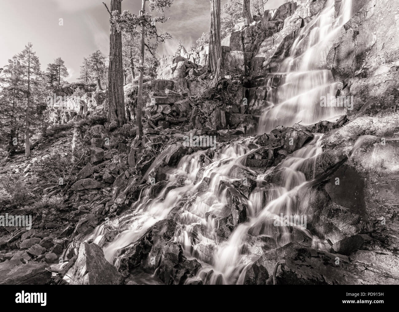 La lumière du matin sur Eagle Falls off Lake Tahoe dans Emerald Bay State Park, South Tahoe, en Californie. Banque D'Images