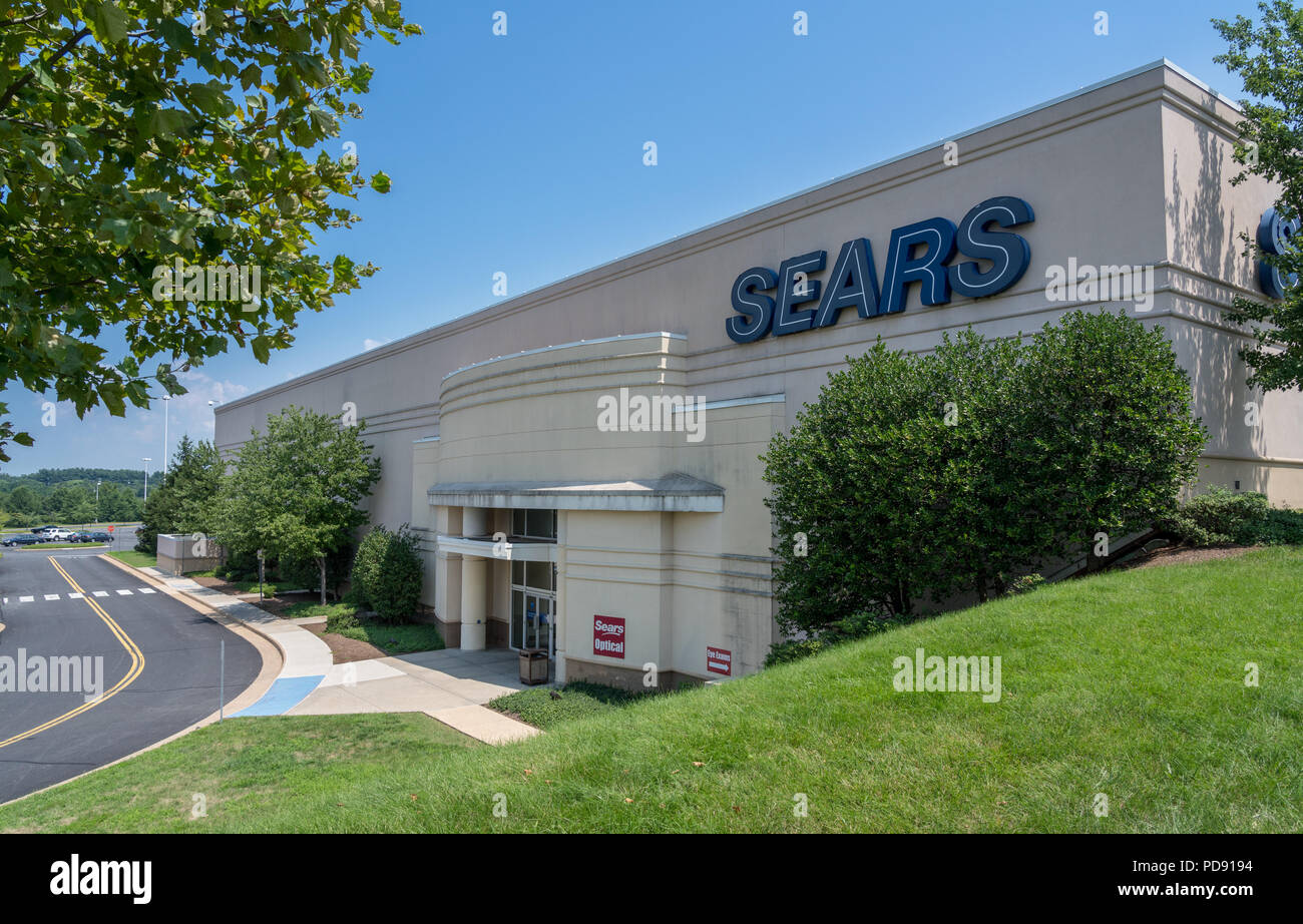 Entrée au magasin Sears à Dulles Town Center à Loudon County, Virginie Banque D'Images
