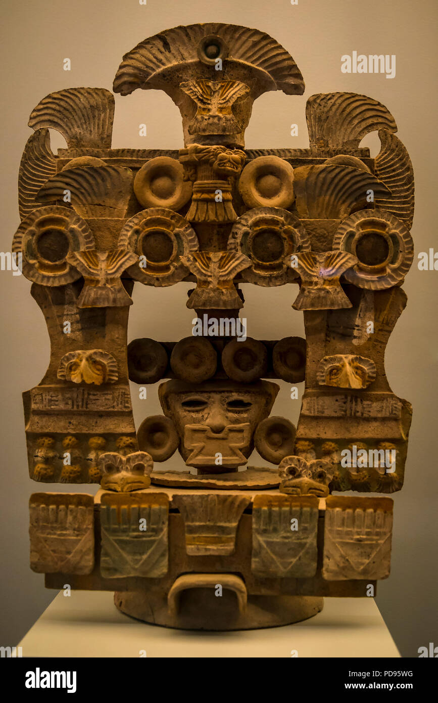 Urne funéraire ou Brasero, Teotihuacan, Musée Museo Amparo, Puebla, ville du centre-est du Mexique Banque D'Images