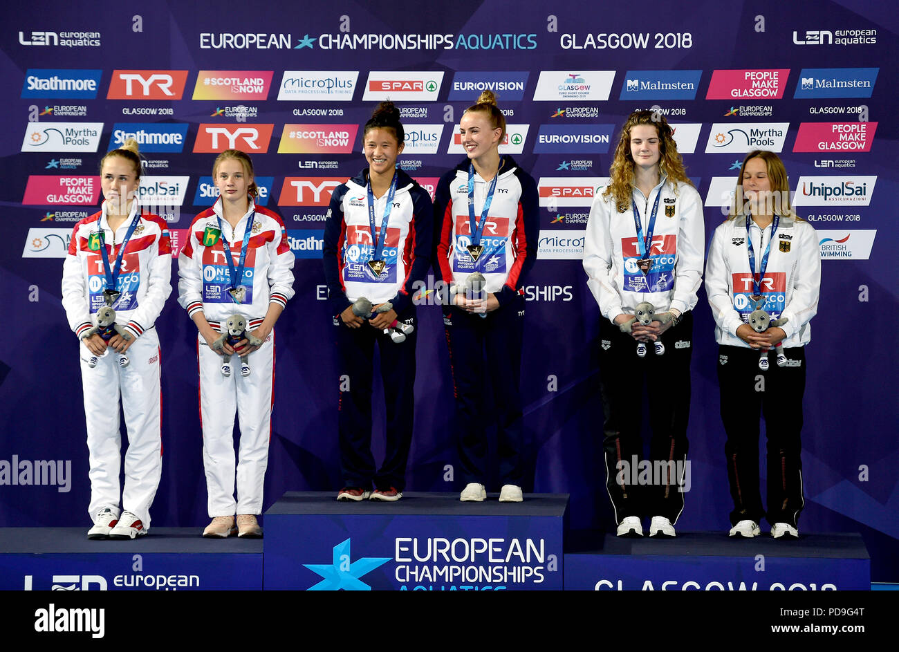 Great Britain's Eden Cheng (centre gauche) et Lois Toulson (centre droit) avec leurs médailles d'or de la Russie, Ekaterina Beliaeva (deuxième à gauche) et Iuliia Timoshinina (à gauche) avec leurs médailles d'argent et l'Allemagne Maria Kurjo (deuxième à droite) et Elena Wassen (à droite) célébrer avec leurs médailles de bronze chez les femmes de la plate-forme de 10m synchronisé durant six jour final du championnat d'Europe 2018 à Scotstoun Sports, Glasgow. Banque D'Images