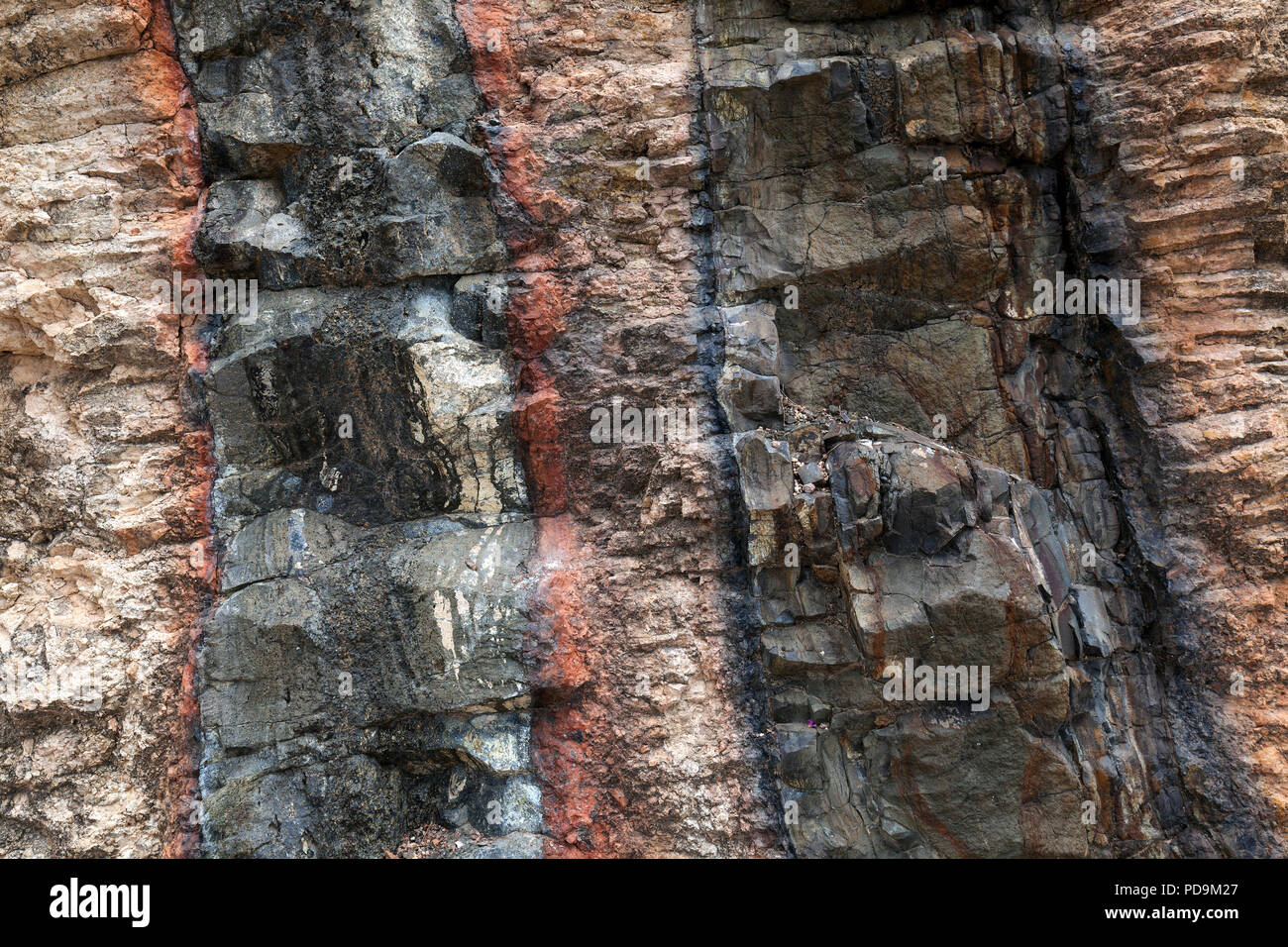 Les structures dans le rock, différentes couches de roches, Gran Canaria, Îles Canaries, Espagne Banque D'Images