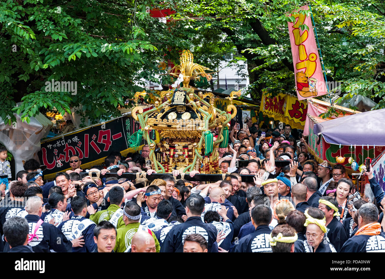 L'île de Honshu, Japon, Tokyo, Kanto, Hanazono Shrine Grand Festival. Banque D'Images