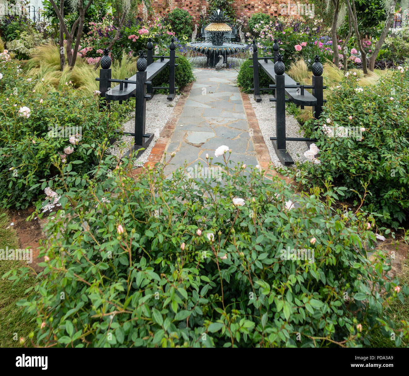 Le Charleston et la Géorgie du Sud jardin conçu par Sadie peut Stowell, un grands jardins du monde montrent Jardin : RHS Hampton Court Palace Flower sho2 Banque D'Images
