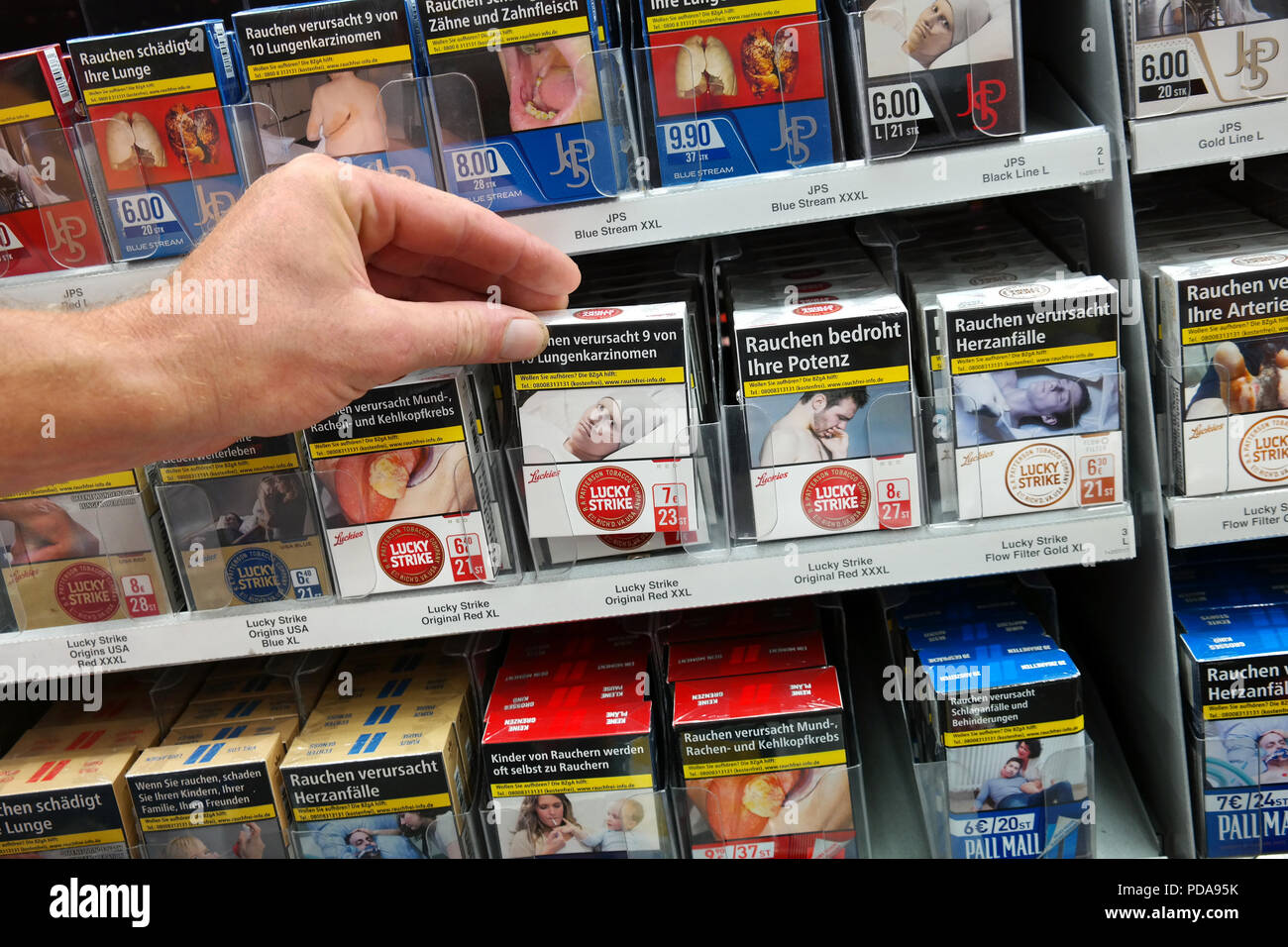 Magasin de cigarettes Banque de photographies et d’images à haute résolution Alamy