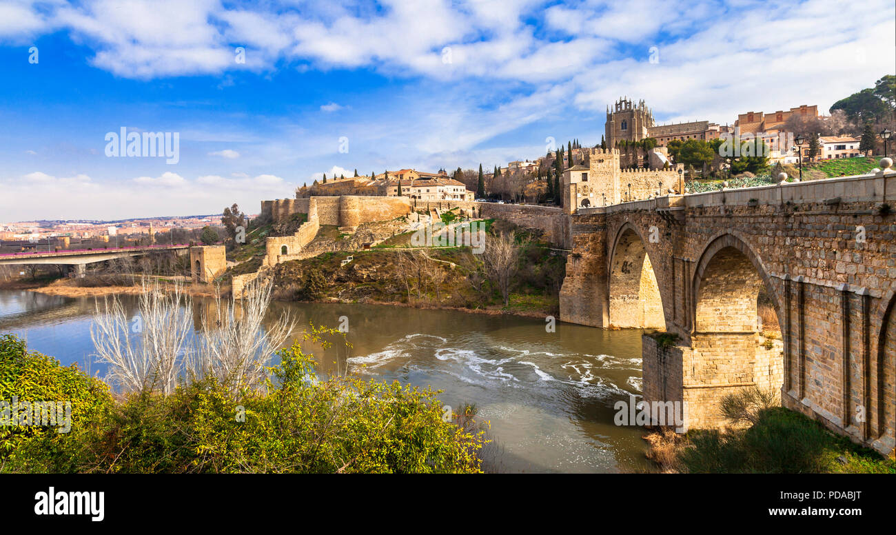 La ville de Tolède impressionnant sur le coucher du soleil,vue panoramique,Espagne. Banque D'Images