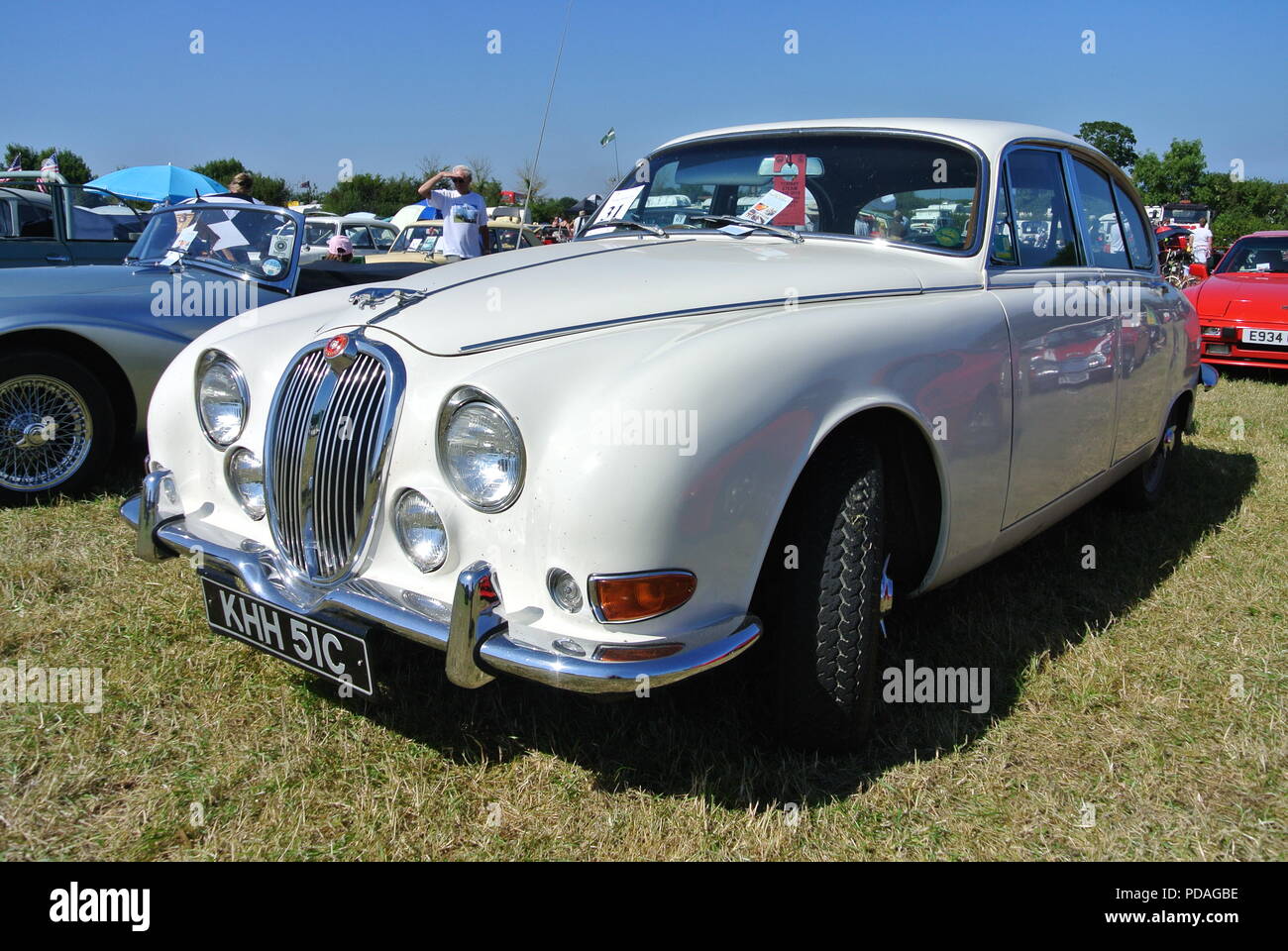 Une Jaguar 1965 3,4 S Type classic voiture garée sur l'affichage à Torbay, juste à vapeur Churston, Devon, England, UK Banque D'Images