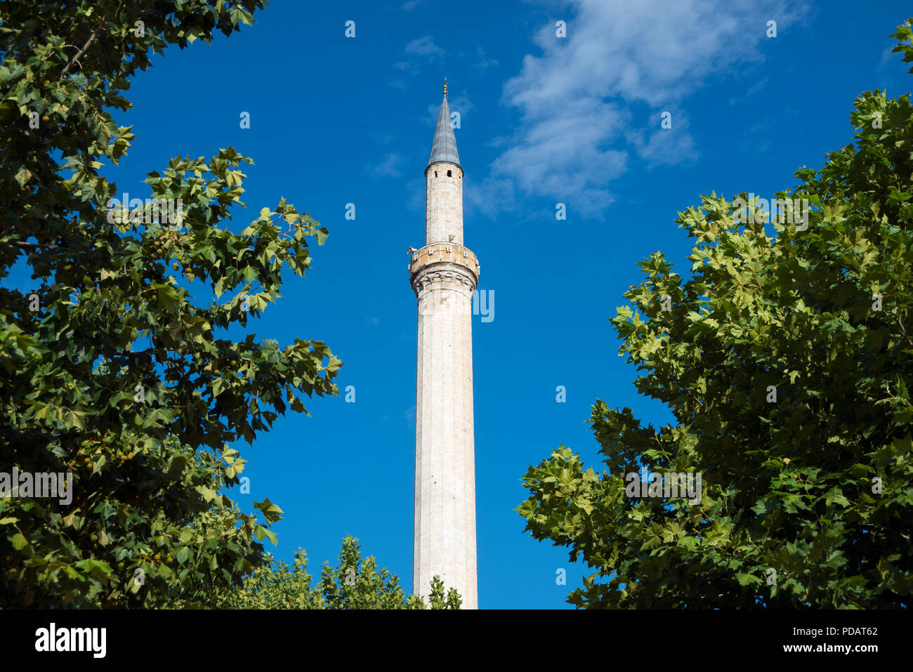 Minaret de la mosquée de Sinan Pacha, Prizen, République du Kosovo, péninsule des Balkans Banque D'Images