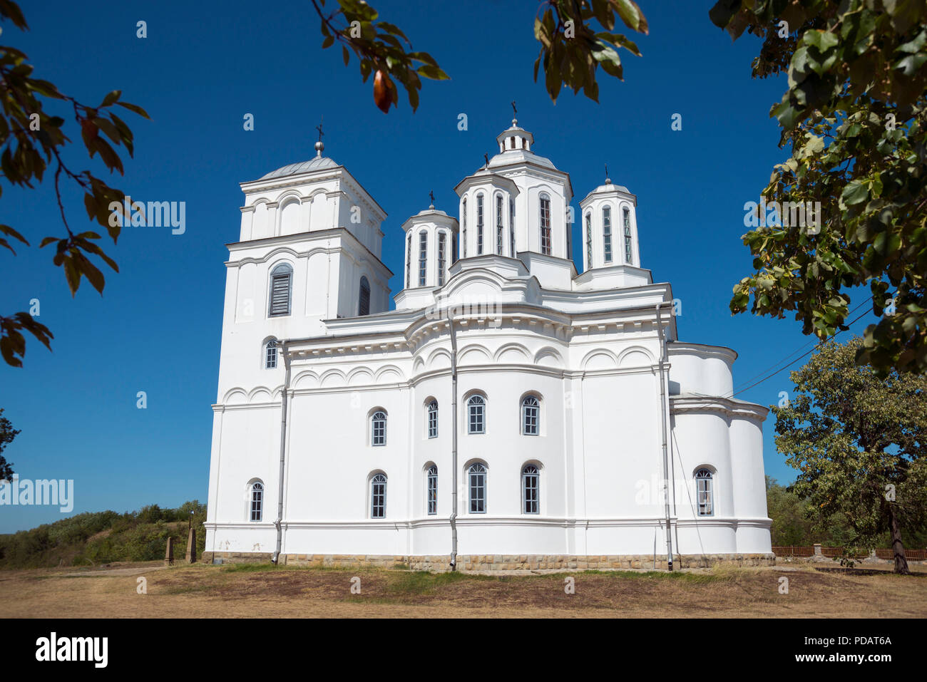Église orthodoxe serbe des saints Archanges Michael et Gabriel, Kondzelj, péninsule des Balkans Banque D'Images