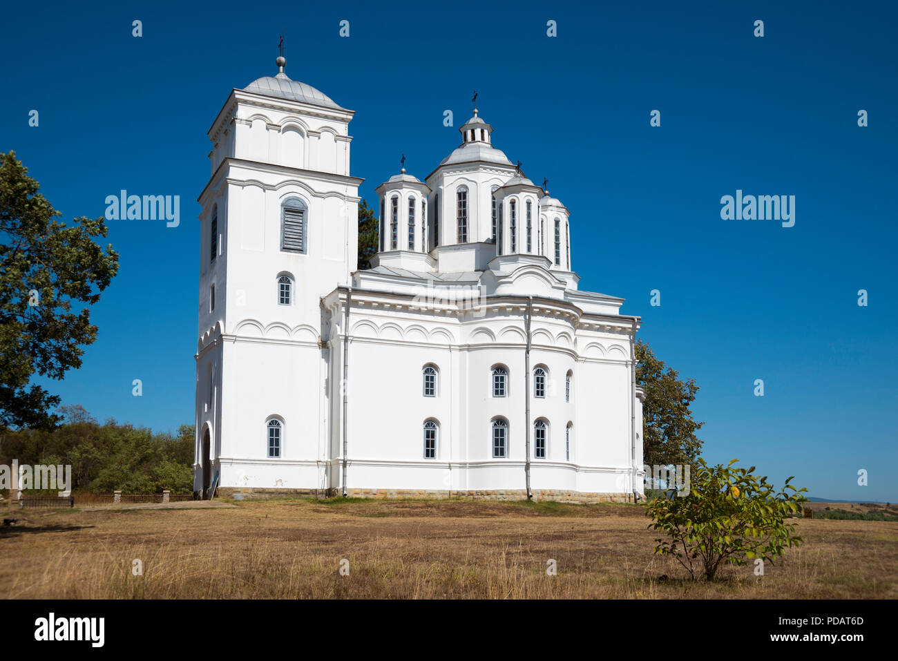 Église orthodoxe serbe des saints Archanges Michael et Gabriel, Kondzelj, péninsule des Balkans Banque D'Images