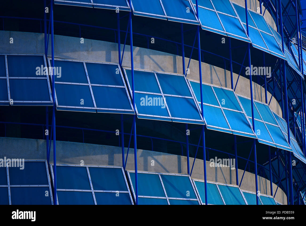 Photo d'une partie d'un bâtiment de garage. Banque D'Images