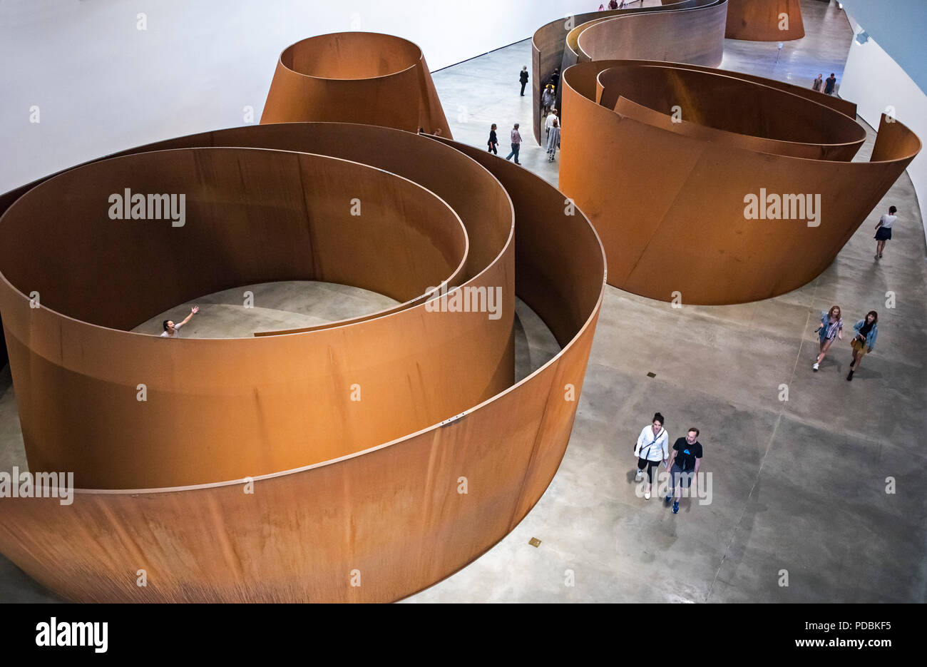 "La question de temps'par Richard Serra, collection du musée, Musée Guggenheim, Bilbao, Espagne Banque D'Images