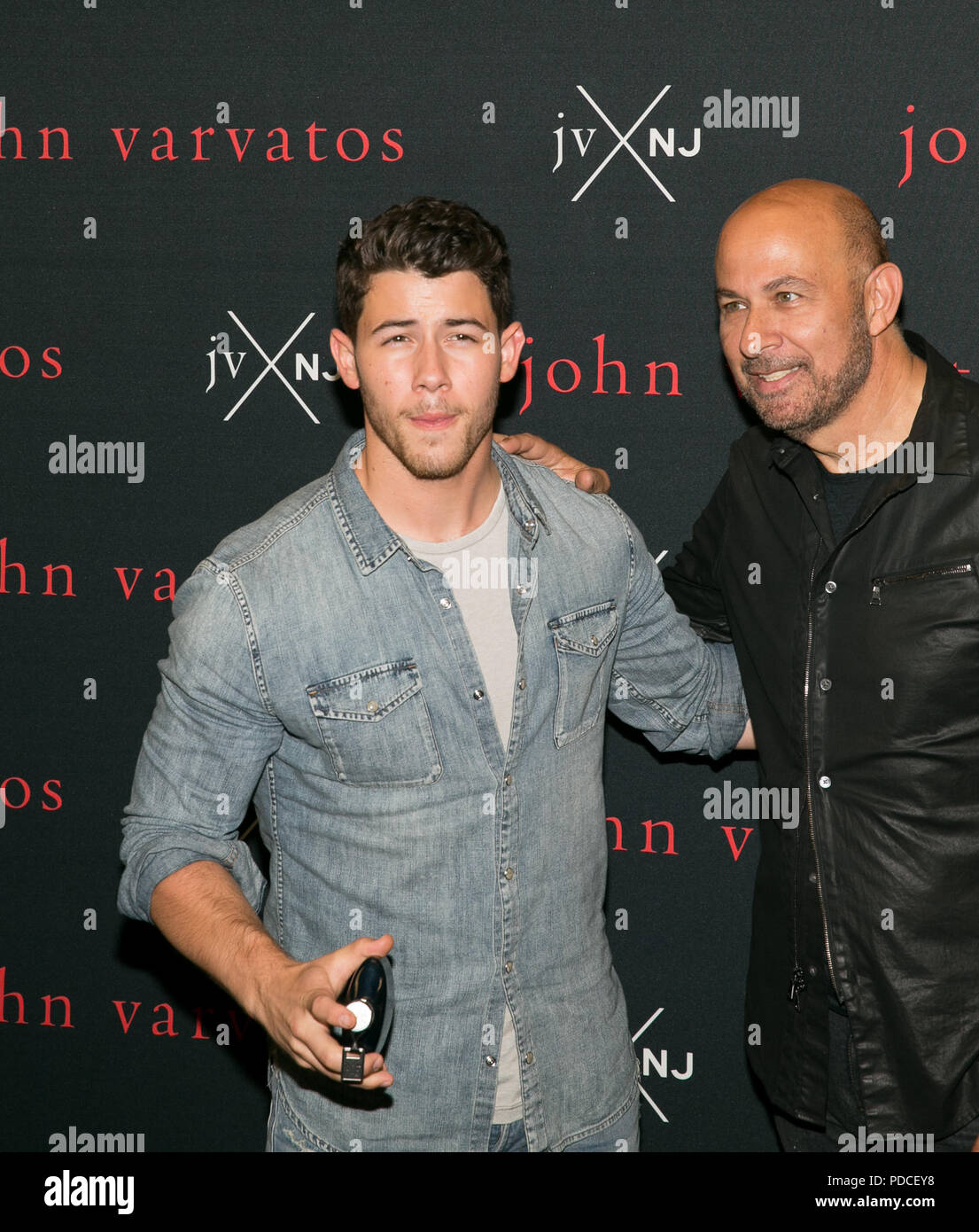 New York, NY, USA. 8e août 2018. Nick Jonas & John Varvatos célébrer au Party de lancement de parfum. Credit : Sppider/Alamy Live News Banque D'Images