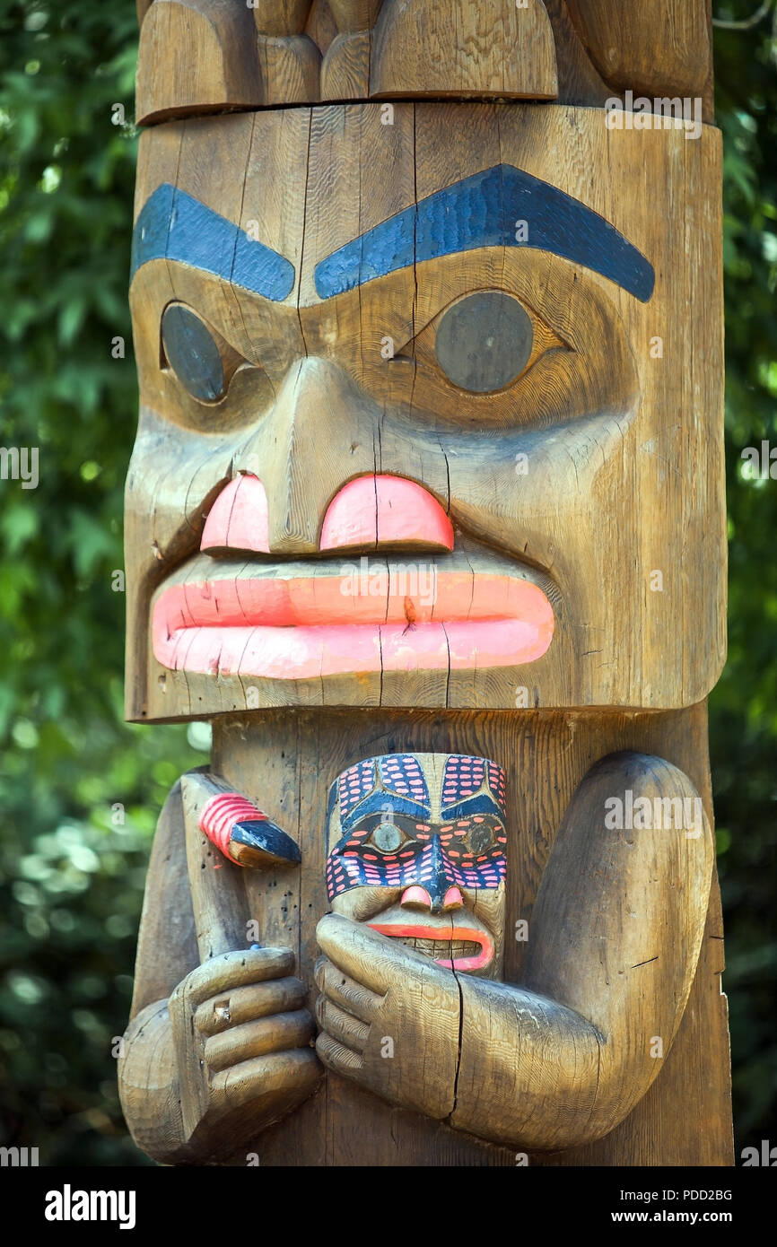 Le cèdre et le totem du saumon à l'ancien trou de pêche Kent Seattle Washington USA sur 05.07.2018 Banque D'Images