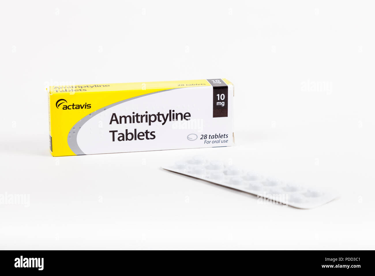 Les antidépresseurs. Fort de 28 10mg Amitriptyline comprimés produits par Actavis. Un antidépresseur tricyclique pour la dépression et la douleur neuropathique Banque D'Images