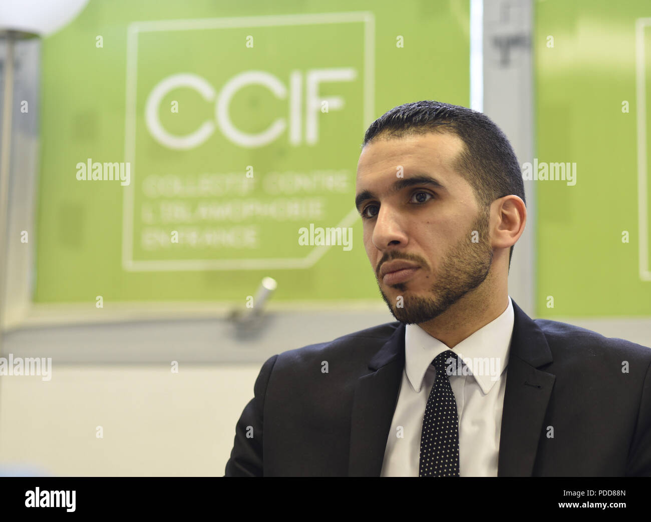 5 janvier 2016 - Paris, France : Portrait de Yasser Louati, porte-parole du CCIF, une ONG française d'aider les victimes de l'islamophobie. Portrait de Yasser Louati a l'interieur des locaux du CCIF, Comité contre l'islamophobie en France. *** FRANCE / PAS DE VENTES DE MÉDIAS FRANÇAIS *** Banque D'Images