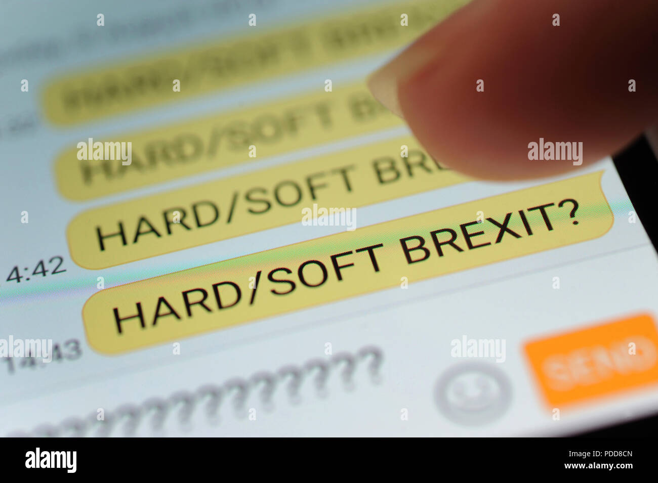 HARD SOFT BREXIT MESSAGE TEXTE SUR SMARTPHONE RE BREXIT s'occuper de l'économie BRITANNIQUE DU COMMERCE NÉGOCIATIONS NO DEAL Banque D'Images