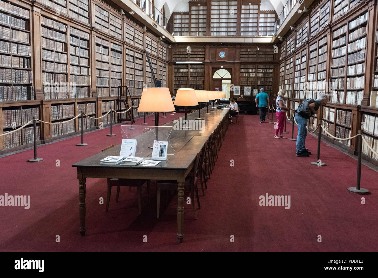La Bibliotheque municipale (la bibliothèque municipale d'Ajaccio) a été  créée en 1801 par Lucien Bonaparte, frère de Napoléon Bonaparte sur Rue  Caridinal Photo Stock - Alamy