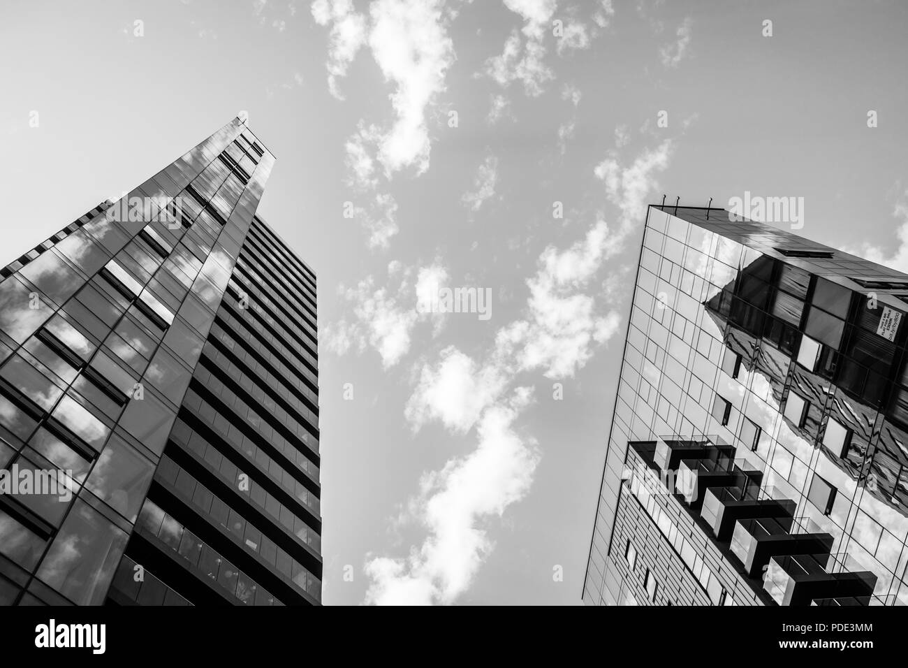 Abstraite de l'MoresbyTower - a 24 étages bâtiment résidentiel offrant un hébergement de luxe à Southampton, Hampshire, England, UK Banque D'Images