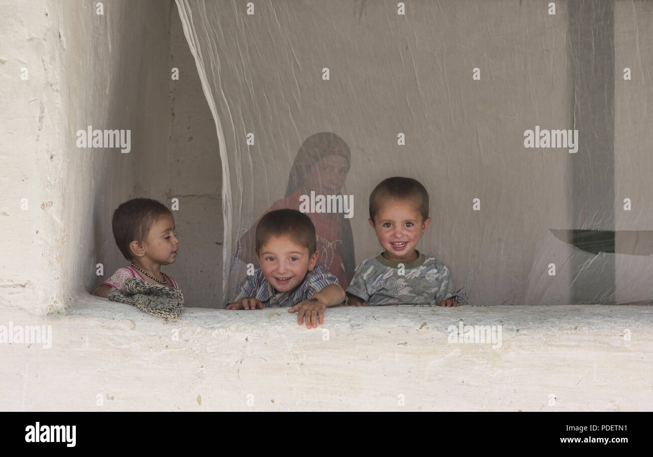 Les enfants dans la vallée de Wakhan, Langar, Tadjikistan Banque D'Images