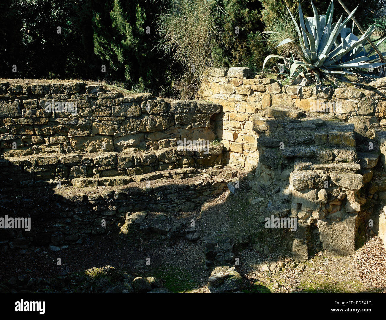 Ibérique de El Puig de Sant Andreu. 6e siècle 2e siècle BC. Iberian-Roman mur. Détail de la face ouest (5e siècle avant J.-C.) de l'intérieur de l'enceinte, où il est apprécié la superposition de trois phases de construction. Ullastret, province de Gérone, Catalogne, Espagne. Banque D'Images