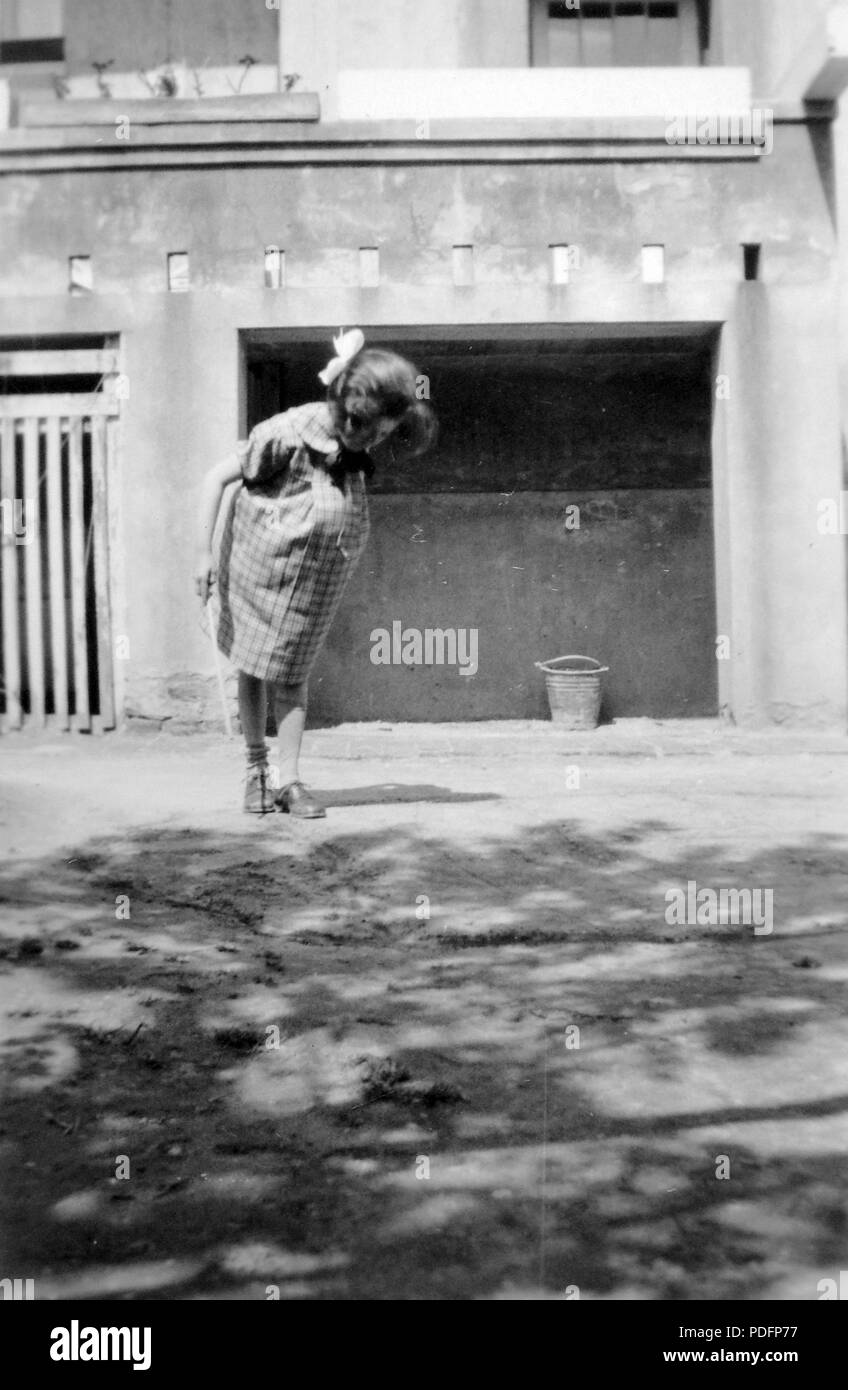 5 Kid, girl, cour, ruban, été Fortepan 4580 Banque D'Images