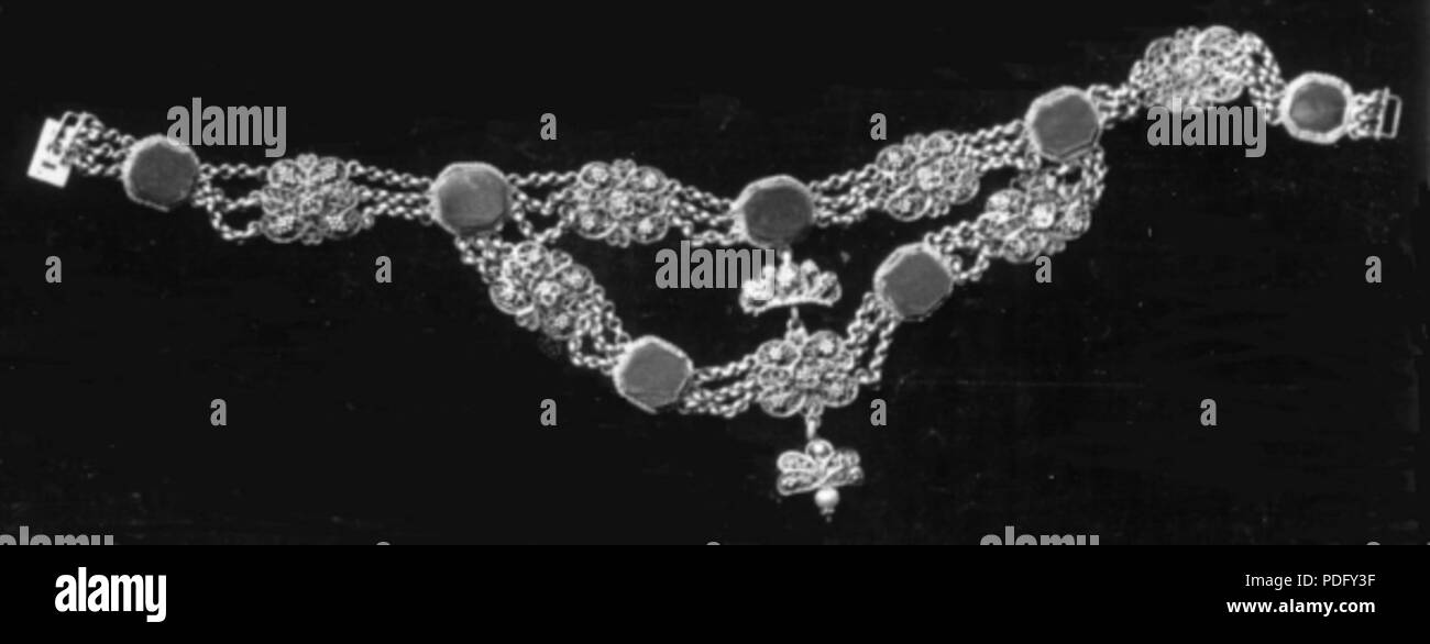 130 collier en filigrane Banque D'Images