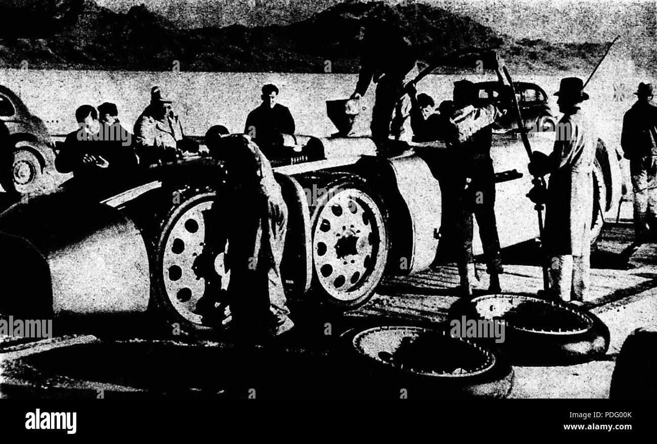 140 George Eyston 502,11 kmh réalise à Bonneville Salt Flats sur 73Thunderbolt L, en novembre 1937 (record du monde) Banque D'Images