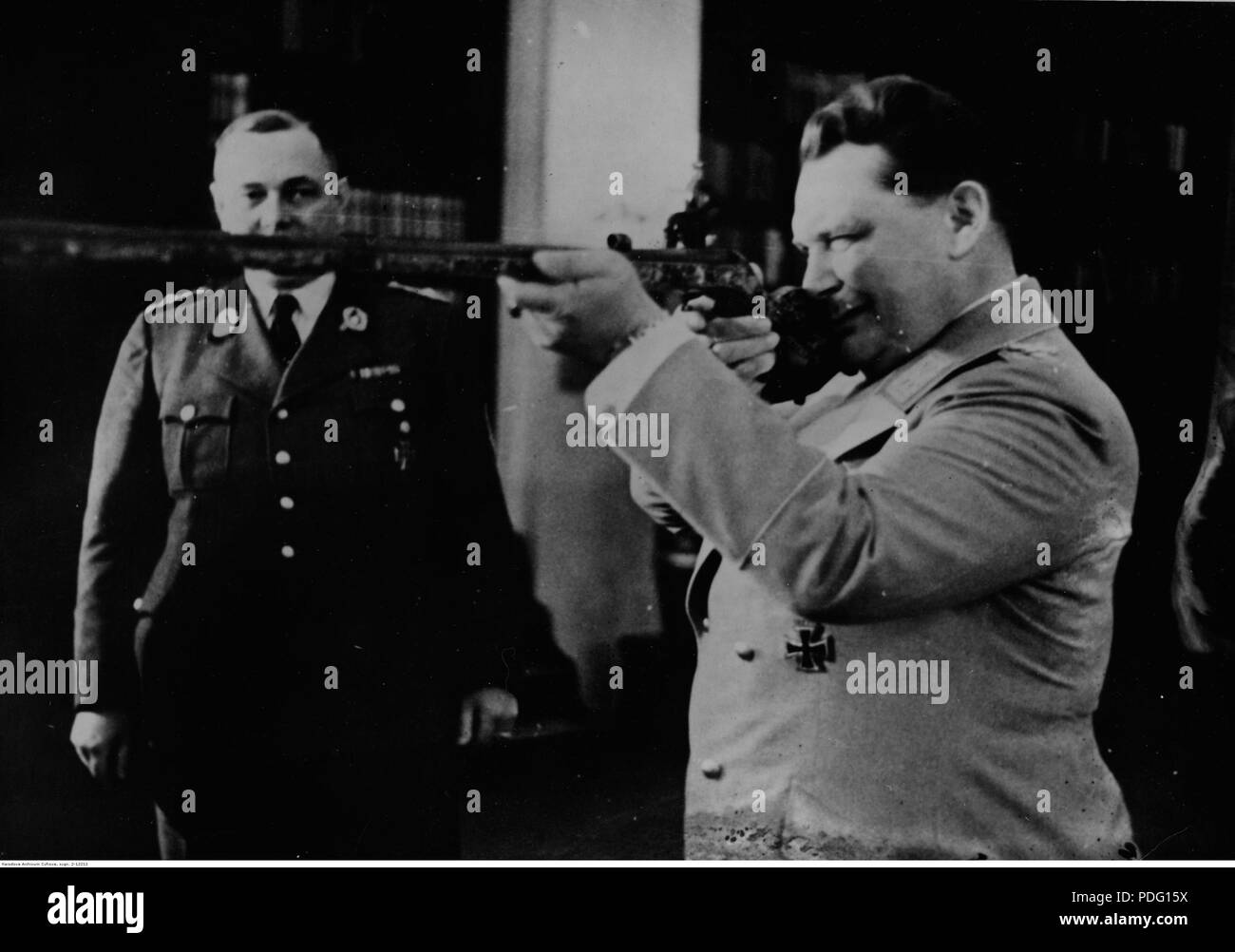 152 Hermann Göring avec fusil de chasse, 1941 Banque D'Images