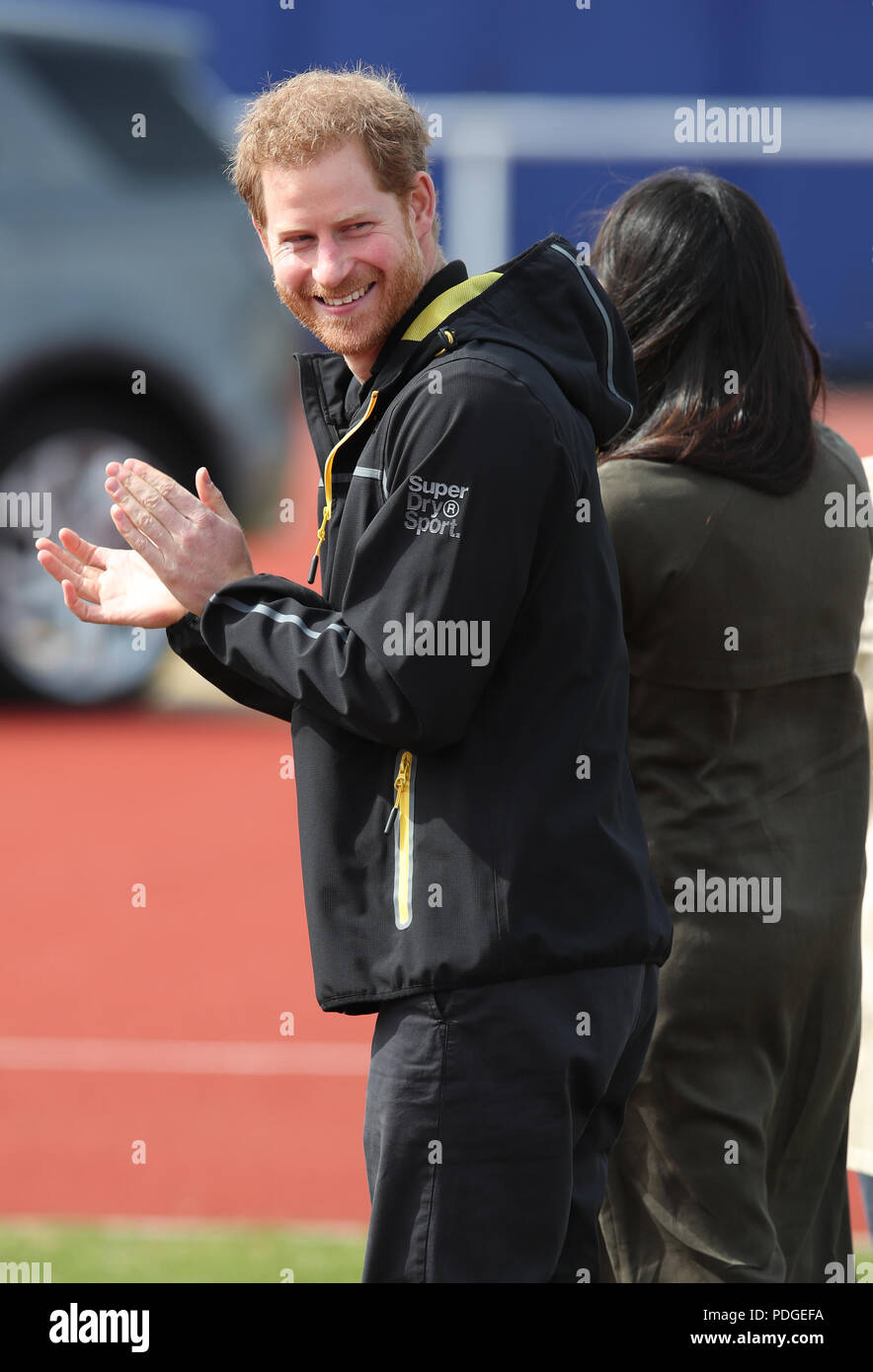 Le prince Harry et Mme Meghan Markle comme ils vont à l'équipe britannique Invictus Games procès tenus à l'Université de Bath dans le Somerset Village d'entraînement sportif. Banque D'Images