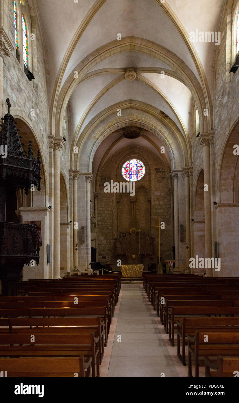 L'intérieur et la nef, Eglise Saint Jacques, vieille ville de Bergerac, Bergerac Dordogne France Europe Banque D'Images