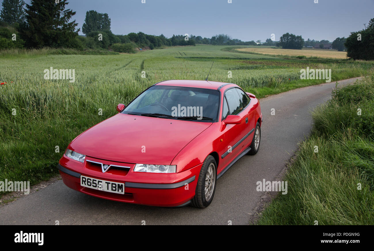 6 soupapes/150hp. En 1992, un quatre-roues motrices 2.0-litre moteur suralimenté Calibra a été lancé. Une puissance de sortie de 200 ch sons encore respectables, Banque D'Images