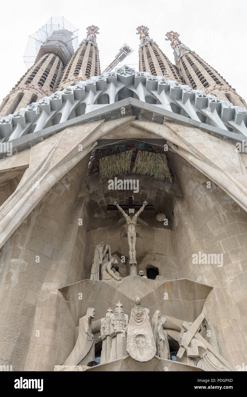 Passion simple et austère façade de la Sagrada Familia à Barcelone, Espagne. Dédié à la Passion du Christ, les souffrances de Jésus au cours de sa cr Banque D'Images