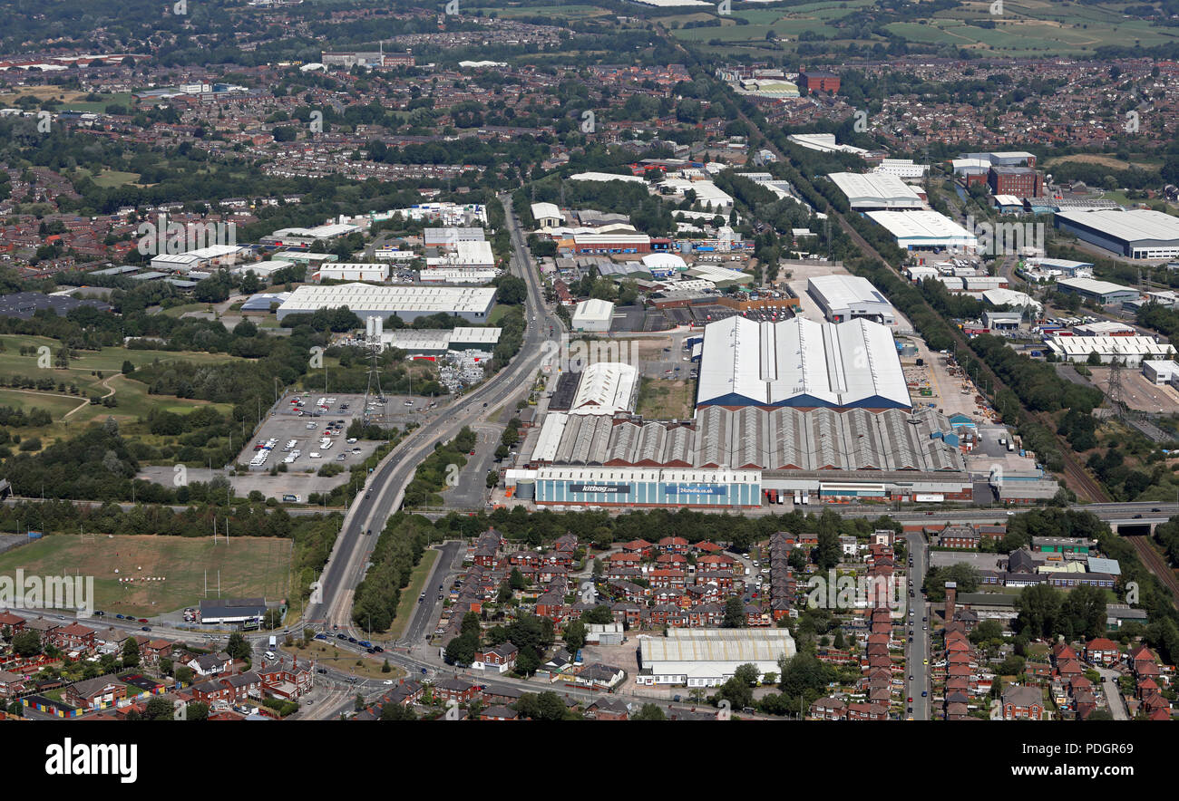 Vue aérienne de MONO Pompes Ltd factory & la zone de jonction Middleton Chadderton, Oldham, Manchester Banque D'Images