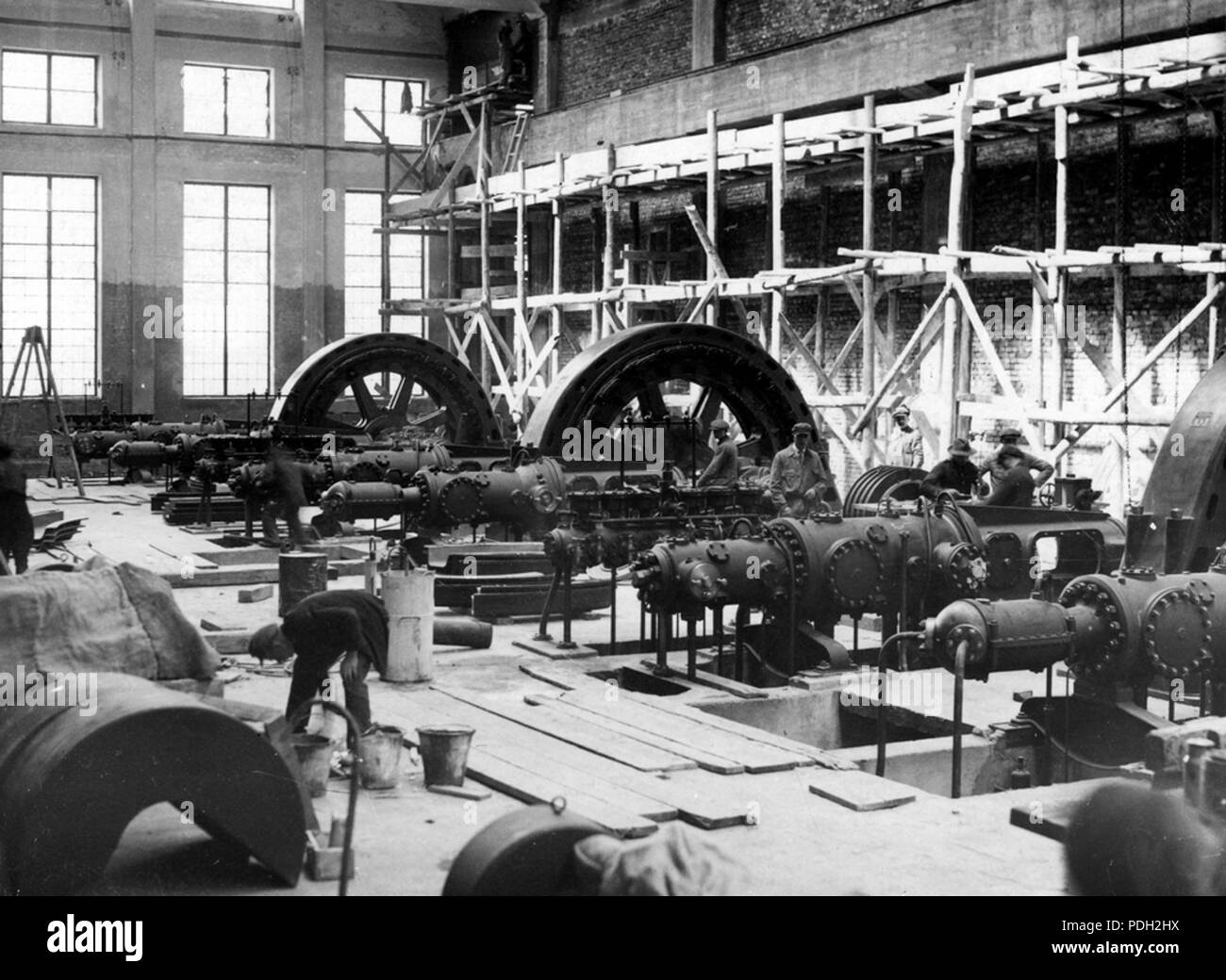 256-Azotowych Państwowa Związków w Mościcach kompresorów-hala Banque D'Images