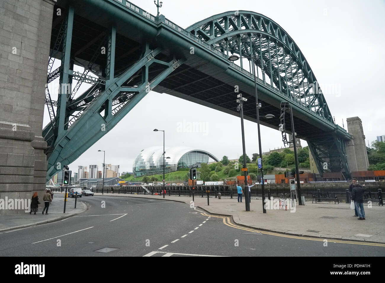 Une vue sur le Tyne Bridge sur la rivière Tyne dans la ville de Newcastle, Royaume-Uni. Date de la photo : le lundi 11 juin 2018. Photo : Roger Garfield Banque D'Images