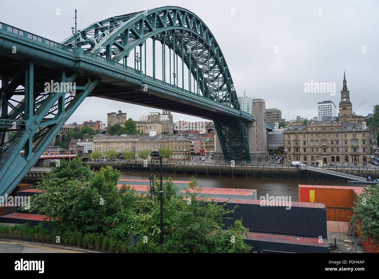 Une vue sur le Tyne Bridge sur la rivière Tyne dans la ville de Newcastle, Royaume-Uni. Date de la photo : le lundi 11 juin 2018. Photo : Roger Garfield Banque D'Images