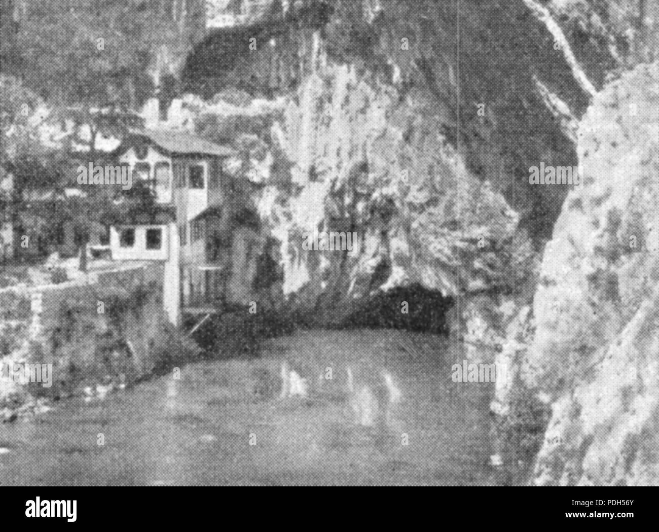 275 Quelle Karst Banque D'Images