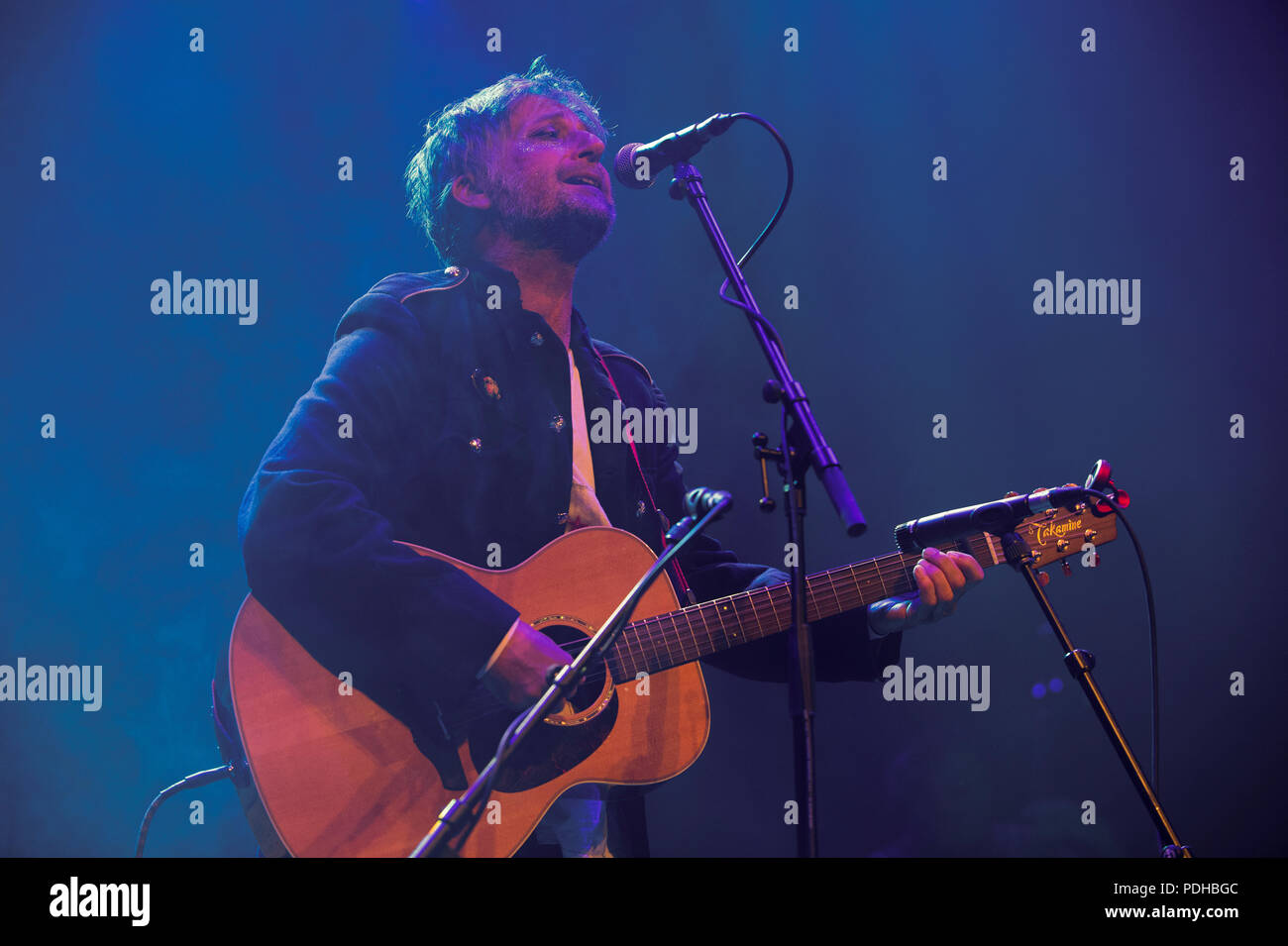 Edinburgh, Royaume-Uni. Jeudi 9 Août 2018 : Festival International d'Édimbourg. King Creosote au Festival International dans le cadre de la lumière sur la berge à Leith Theatre. Soutenu par Iain Morrison et Hamish Hawk. Banque D'Images