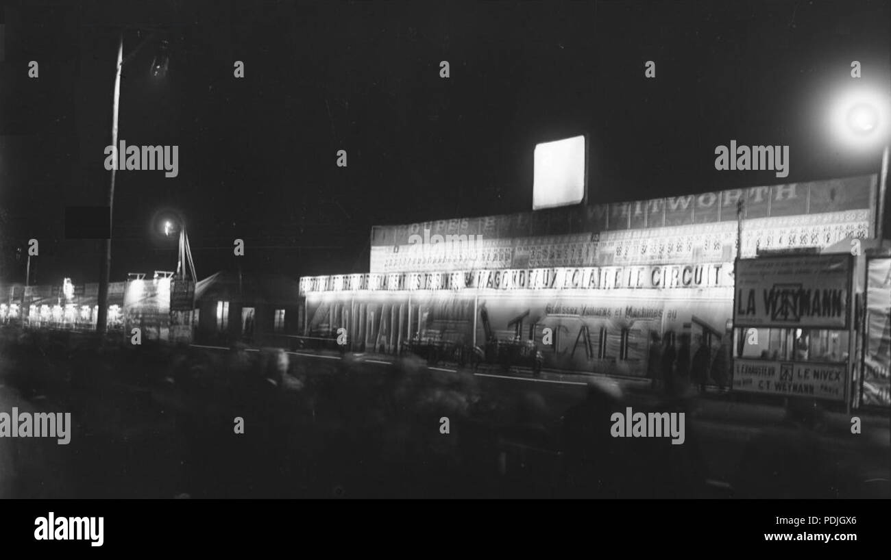 351 Tableau d'affichage nocturne des 24 heures du Mans 1924 Banque D'Images