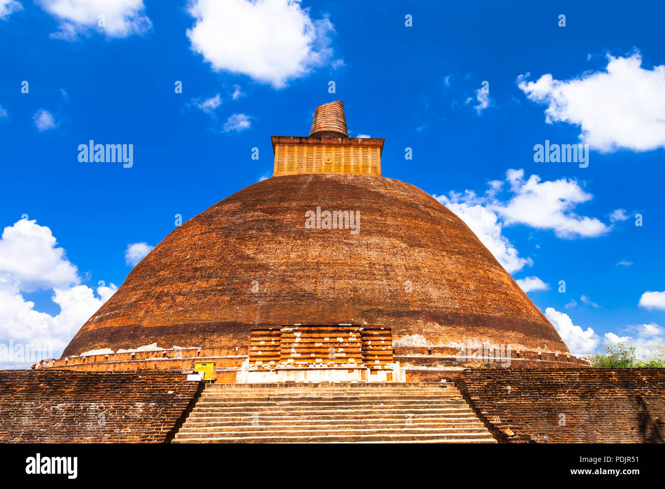 Monuments de Sri Lanka - L'ancien temple d'Anuradhapura Banque D'Images