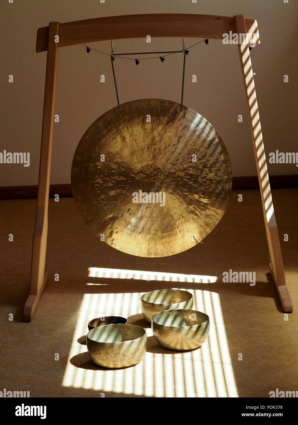 Le son des instruments, Feng Gong et singing bowls Banque D'Images