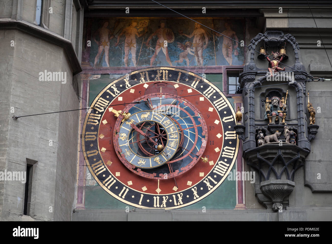 Tour de l'horloge Zytglogge façade de la vieille ville de Berne. La Suisse. Il existe depuis environ 1218-1220 Banque D'Images